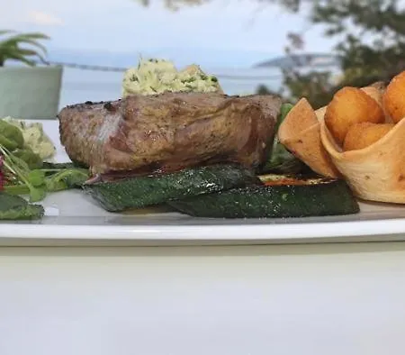 Rovci 1 アパート