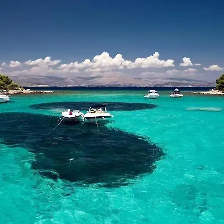 Rovci 1 アパート