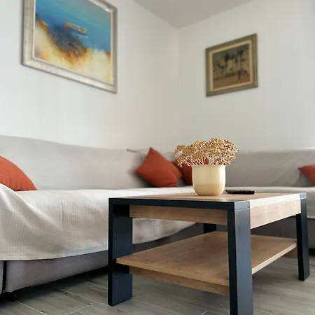 アパート Rovci 1 スラティネ